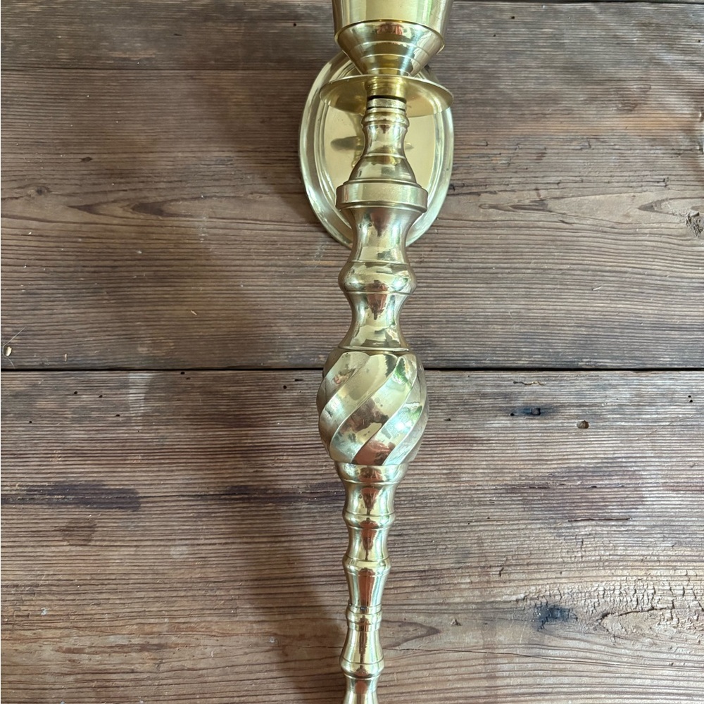 Set of 2 brass wall sconces with glass hurricanes - Picture 4 of 6